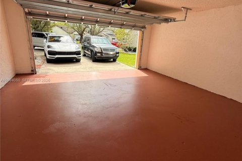 Villa ou maison à vendre à Miami, Floride: 4 chambres, 194.72 m2 № 2055524 - photo 19