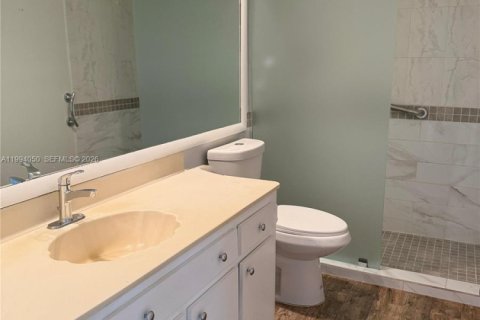 Villa ou maison à vendre à Miami, Floride: 4 chambres, 194.72 m2 № 2055524 - photo 13