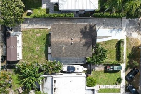 Villa ou maison à louer à Miami Springs, Floride: 2 chambres, 91.79 m2 № 2397891 - photo 17