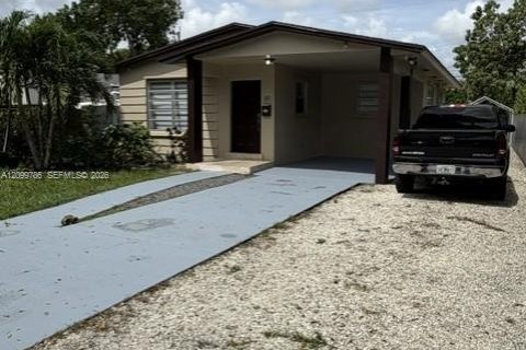 Villa ou maison à Miami Springs, Floride 2 chambres, 91.79 m2 № 2397891