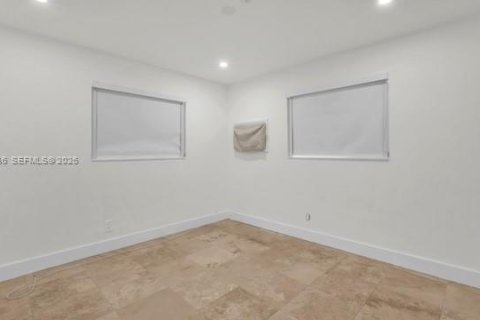 Villa ou maison à louer à Miami Springs, Floride: 2 chambres, 91.79 m2 № 2397891 - photo 12
