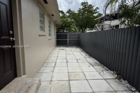 Villa ou maison à louer à Miami Springs, Floride: 2 chambres, 91.79 m2 № 2397891 - photo 4