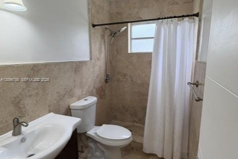 Villa ou maison à louer à Miami Springs, Floride: 2 chambres, 91.79 m2 № 2397891 - photo 10