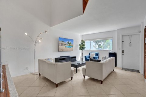 Touwnhouse à louer à Davie, Floride: 3 chambres, 225.29 m2 № 1926198 - photo 7