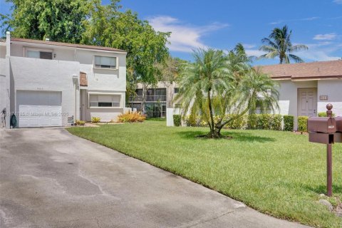 Touwnhouse à louer à Davie, Floride: 3 chambres, 225.29 m2 № 1926198 - photo 3