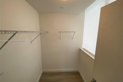 Condominio en venta en Miami, Florida, 1 dormitorio, 76.27 m2 № 2088588 - foto 4