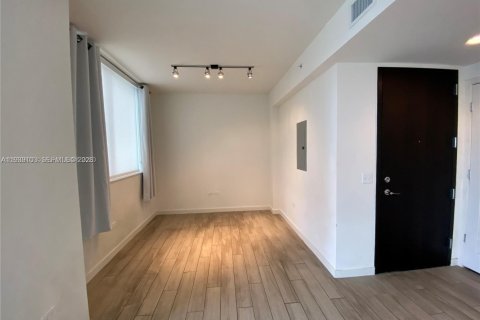Condominio en venta en Miami, Florida, 1 dormitorio, 76.27 m2 № 2088588 - foto 7