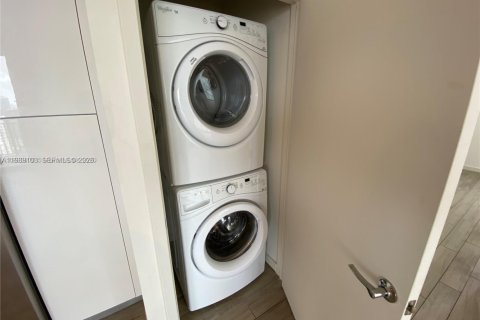 Condominio en venta en Miami, Florida, 1 dormitorio, 76.27 m2 № 2088588 - foto 9