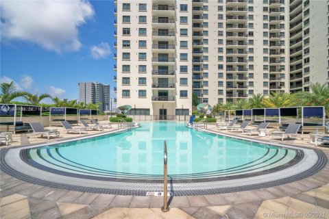 Condominio en venta en Miami, Florida, 1 dormitorio, 76.27 m2 № 2088588 - foto 17