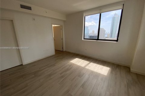 Condominio en venta en Miami, Florida, 1 dormitorio, 76.27 m2 № 2088588 - foto 3