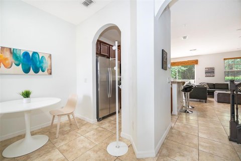 Townhouse in Oviedo, Florida 3 bedrooms, 136.66 sq.m. № 1780907 - photo 5