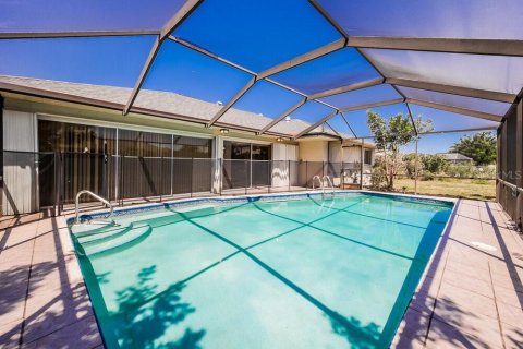 Casa en alquiler en Cape Coral, Florida, 3 dormitorios, 184.5 m2 № 2100256 - foto 15