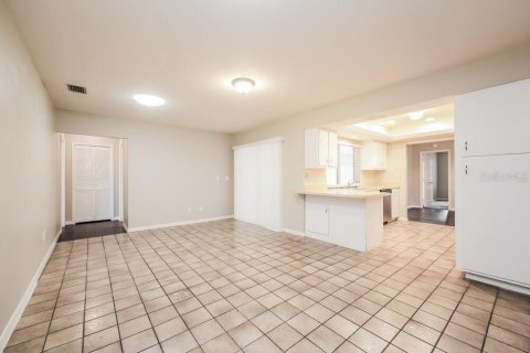 Casa en alquiler en Cape Coral, Florida, 3 dormitorios, 184.5 m2 № 2100256 - foto 4
