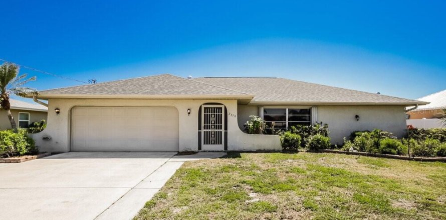 Casa en Cape Coral, Florida 3 dormitorios, 184.5 m2 № 2100256