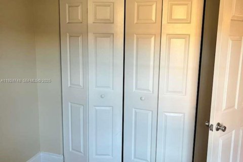 Touwnhouse à louer à Aventura, Floride: 3 chambres, 132.29 m2 № 1983113 - photo 29