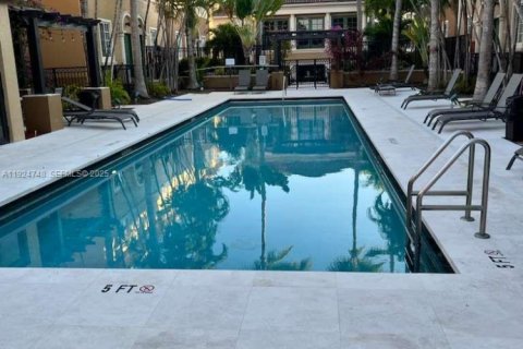 Touwnhouse à louer à Aventura, Floride: 3 chambres, 132.29 m2 № 1983113 - photo 4