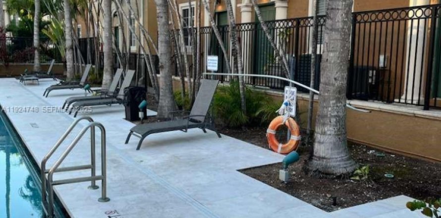 Touwnhouse à Aventura, Floride 3 chambres, 132.29 m2 № 1983113