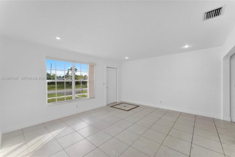 Casa en venta en Davie, Florida, 3 dormitorios, 126.35 m2 № 1986776 - foto 4