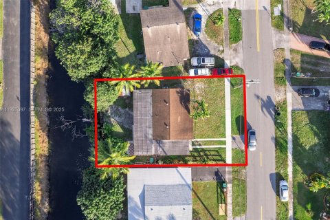 Casa en venta en Davie, Florida, 3 dormitorios, 126.35 m2 № 1986776 - foto 22