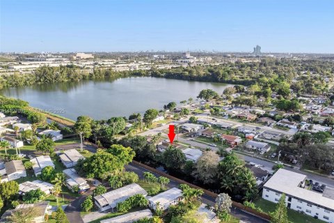 Casa en venta en Davie, Florida, 3 dormitorios, 126.35 m2 № 1986776 - foto 2