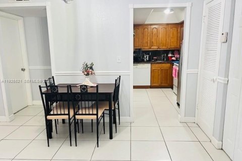 Condominio en venta en Hialeah, Florida, 1 dormitorio, 61.32 m2 № 1984272 - foto 6
