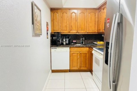 Condominio en venta en Hialeah, Florida, 1 dormitorio, 61.32 m2 № 1984272 - foto 4