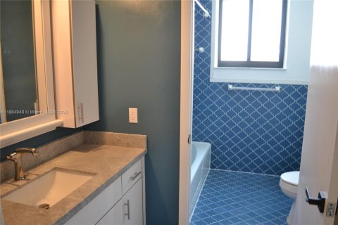 Commercial property in Miami, Florida 1 bedroom, 41.81 sq.m. № 1895310 - photo 12