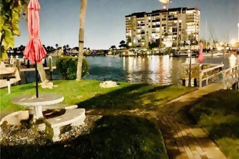 Condominio en alquiler en Treasure Island, Florida, 1 dormitorio, 53.88 m2 № 2111675 - foto 9