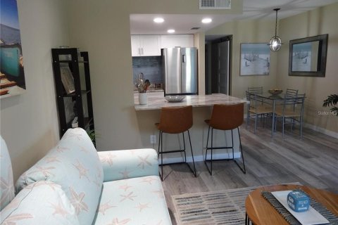 Condominio en alquiler en Treasure Island, Florida, 1 dormitorio, 53.88 m2 № 2111675 - foto 25