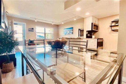 Condominio en alquiler en Treasure Island, Florida, 1 dormitorio, 53.88 m2 № 2111675 - foto 22