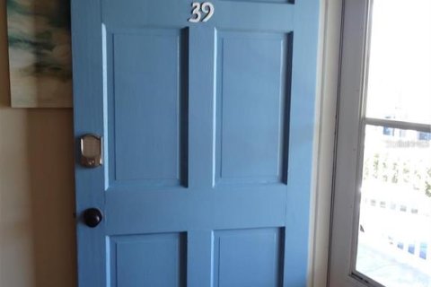 Condominio en alquiler en Treasure Island, Florida, 1 dormitorio, 53.88 m2 № 2111675 - foto 2