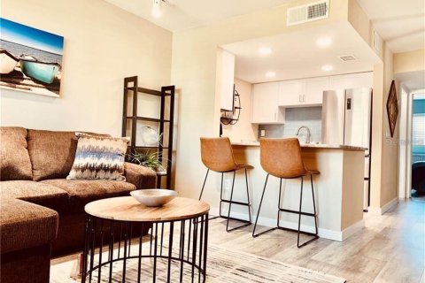 Condominio en alquiler en Treasure Island, Florida, 1 dormitorio, 53.88 m2 № 2111675 - foto 19