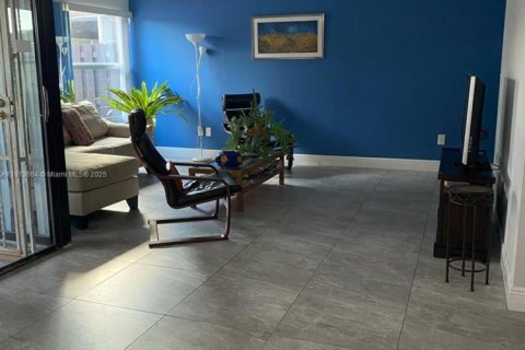 Купить таунхаус в Майами, Флорида 3 спальни, 145.39м2, № 1970715 - фото 5
