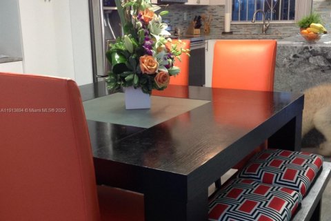 Купить таунхаус в Майами, Флорида 3 спальни, 145.39м2, № 1970715 - фото 14