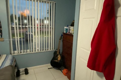 Купить таунхаус в Майами, Флорида 3 спальни, 145.39м2, № 1970715 - фото 30