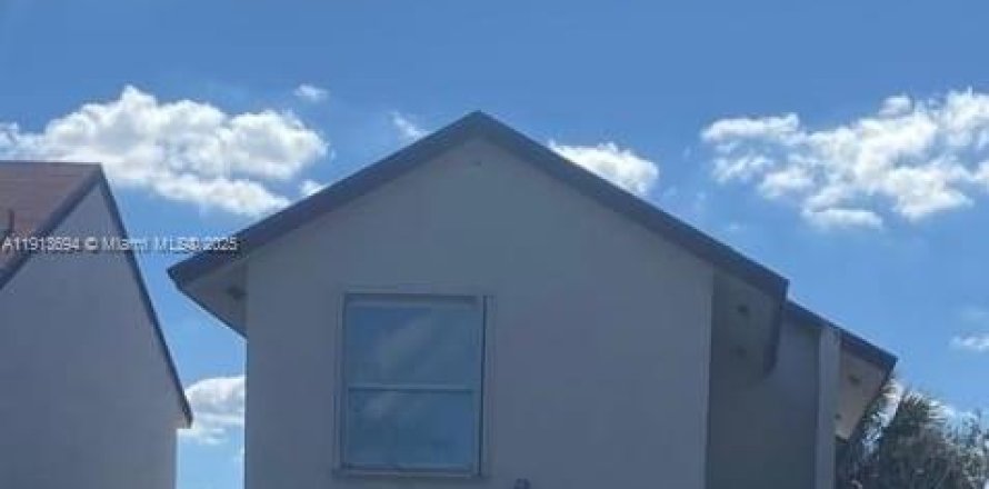 Таунхаус в Майами, Флорида 3 спальни, 145.39м2 № 1970715