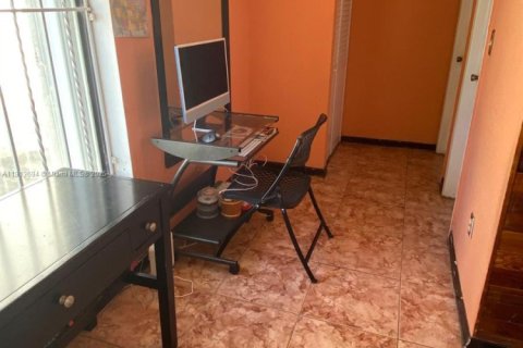 Купить таунхаус в Майами, Флорида 3 спальни, 145.39м2, № 1970715 - фото 26