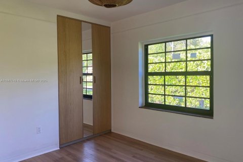 House in Biscayne Park, Florida 3 bedrooms № 1851962 - photo 15