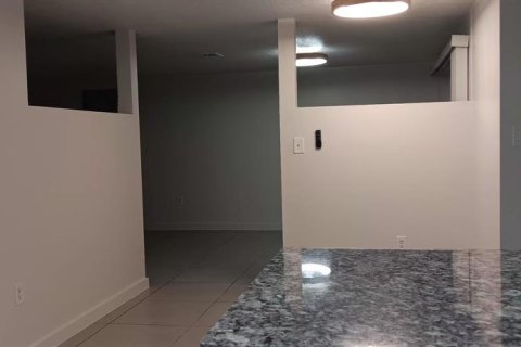 House in Port Richey, Florida 2 bedrooms, 129.04 sq.m. № 2226742 - photo 7