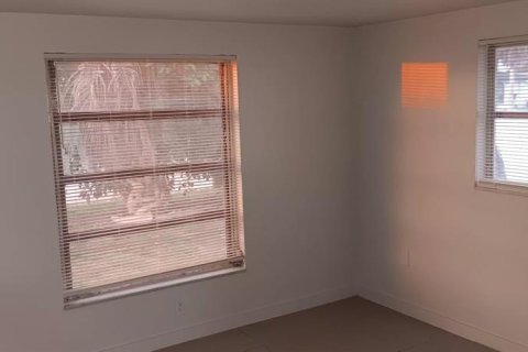 House in Port Richey, Florida 2 bedrooms, 129.04 sq.m. № 2226742 - photo 16