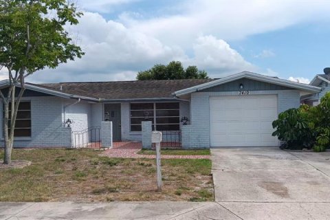 House in Port Richey, Florida 2 bedrooms, 129.04 sq.m. № 2226742 - photo 2