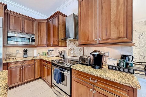 House in Weston, Florida 5 bedrooms, 369.66 sq.m. № 2185519 - photo 18