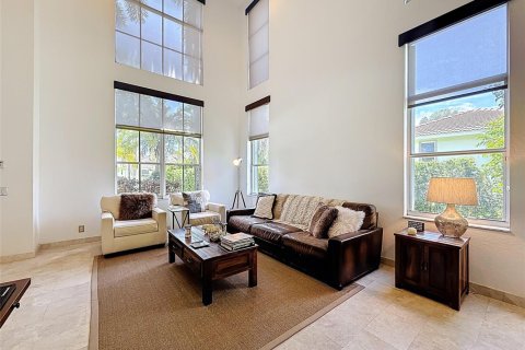 House in Weston, Florida 5 bedrooms, 369.66 sq.m. № 2185519 - photo 13