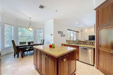 House in Weston, Florida 5 bedrooms, 369.66 sq.m. № 2185519 - photo 20