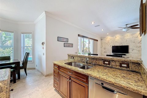 House in Weston, Florida 5 bedrooms, 369.66 sq.m. № 2185519 - photo 22