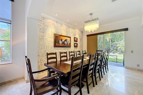 House in Weston, Florida 5 bedrooms, 369.66 sq.m. № 2185519 - photo 15