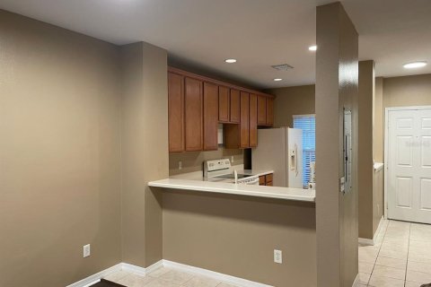 Condo in Orlando, Florida, 2 bedrooms  № 2391445 - photo 16