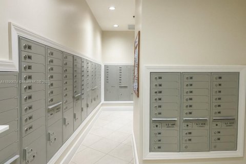 Copropriété à vendre à Hollywood, Floride: 2 chambres, 96.25 m2 № 1950462 - photo 19