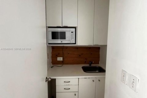 Commercial property in Miami, Florida 1 bedroom № 2087267 - photo 10