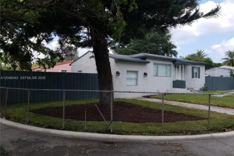 Commercial property in Miami, Florida 1 bedroom № 2087267